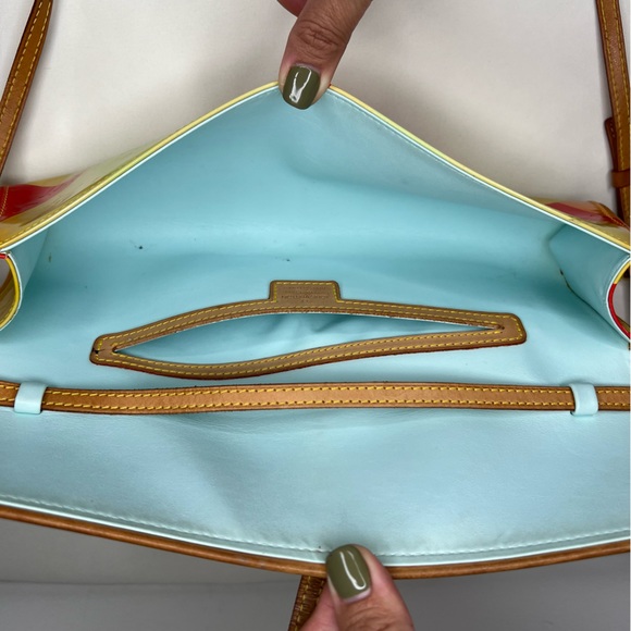 Louis Vuitton Limited Pochette Yellow Vernis Crossbody bag - Picture 6 of 17